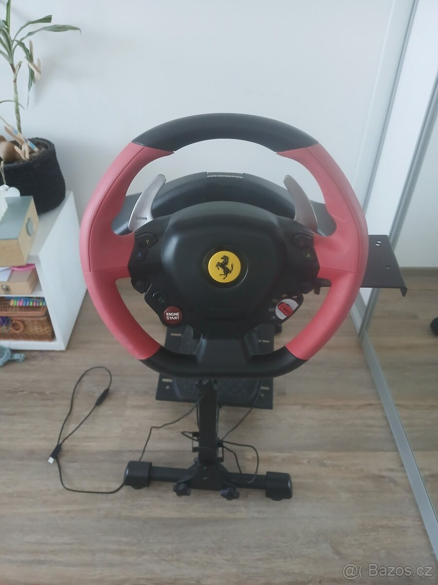 stojan+volant Thrustmaster Ferrari Spider s pedály - 5