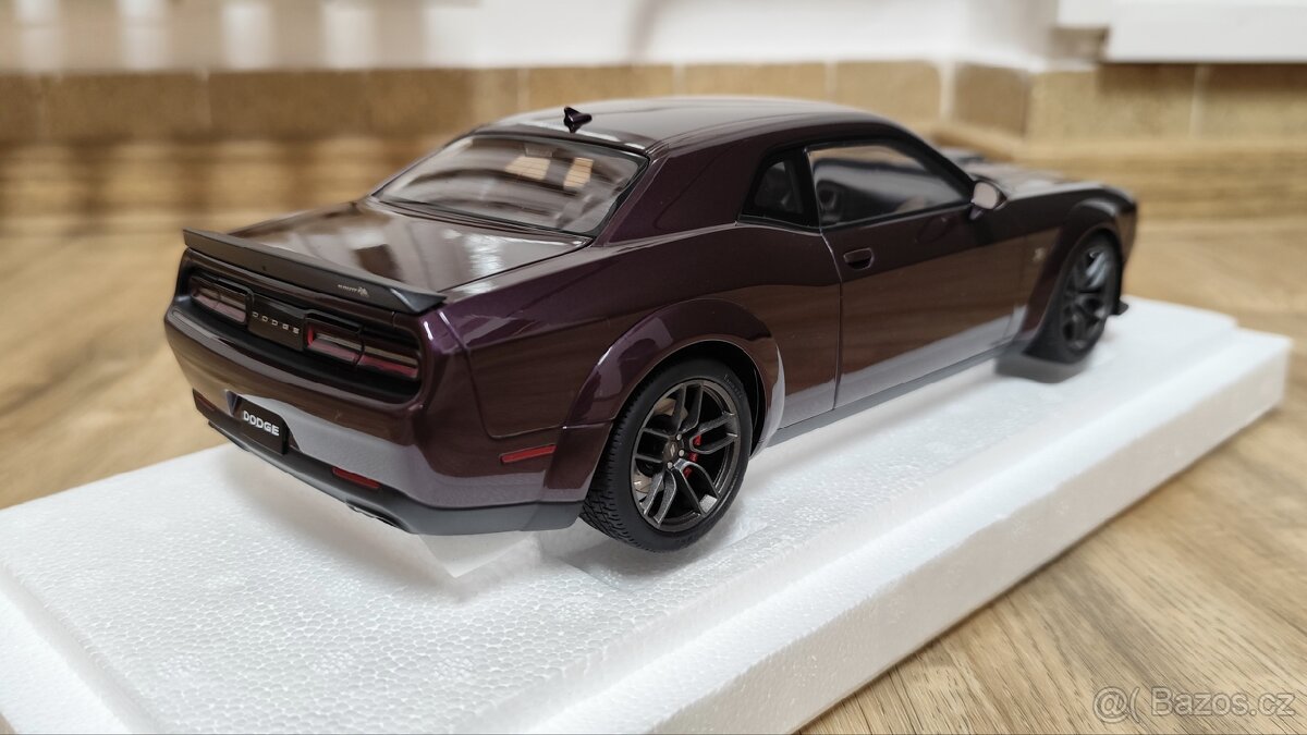 Dodge Challenger R/T Scat Pack Shaker Widebody 1:18 Autoart - 5