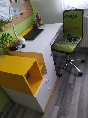 Postel, stůl pro chlapce - 5