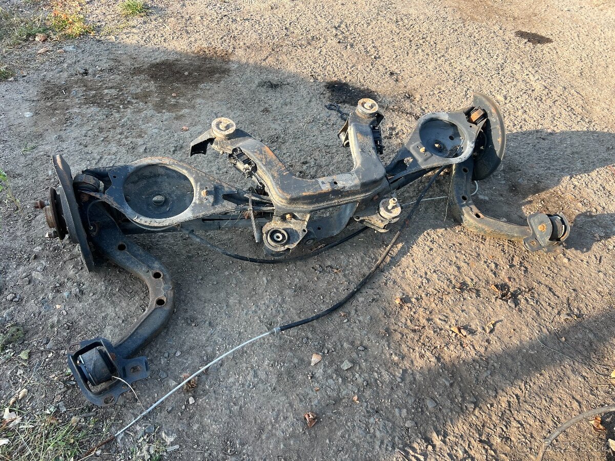 BMW E36 M3 S50B30 Zadní náprava - 5