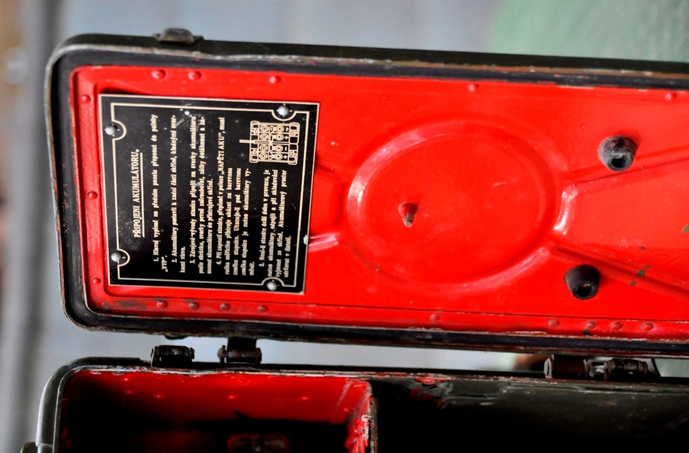 Rádiová stanice R-105 – vojenská vysílačka - 5