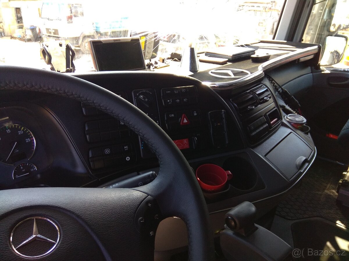 Hákový nosič kontajnerů MERCEDES ACTROS 2546 - 5