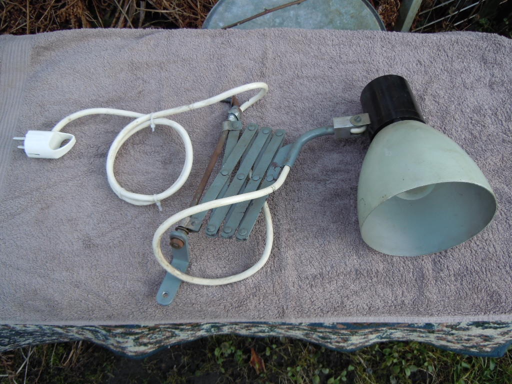 DÍLENSKÁ RETRO LAMPA - 5