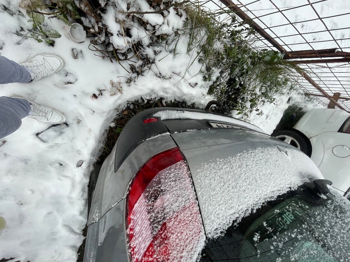 Renault Grand Scénic 1.9 dCi – 7 míst – Pojízdné - 5