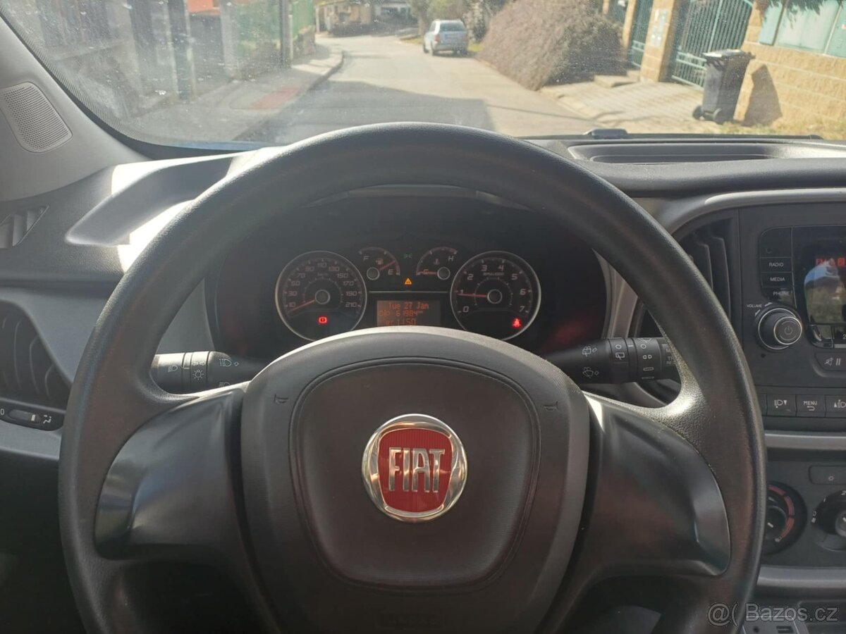 Fiat Dobló 1.4i - 5