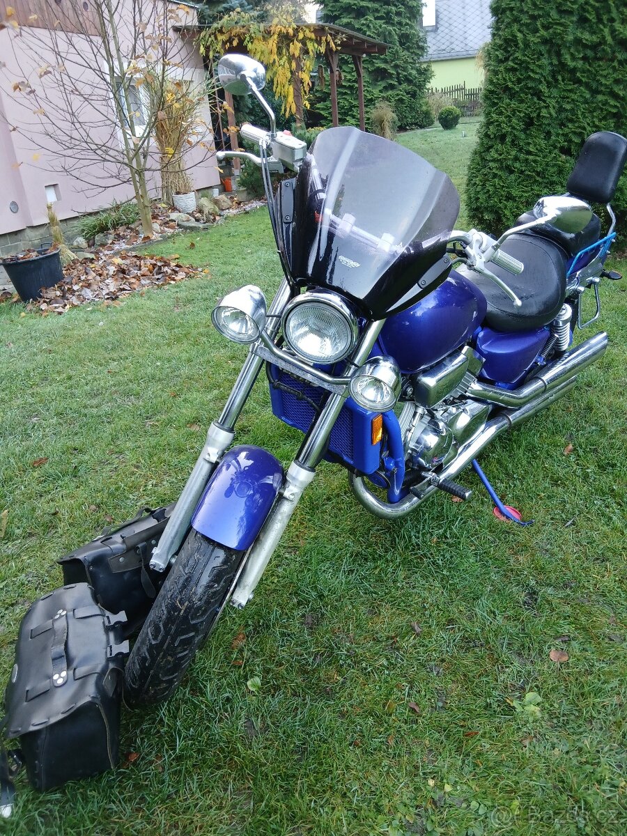 Honda VF 750 C Magna - 5