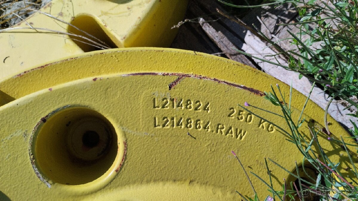 ZS prodá závaží do zadních kol pro traktory John Deere - 5