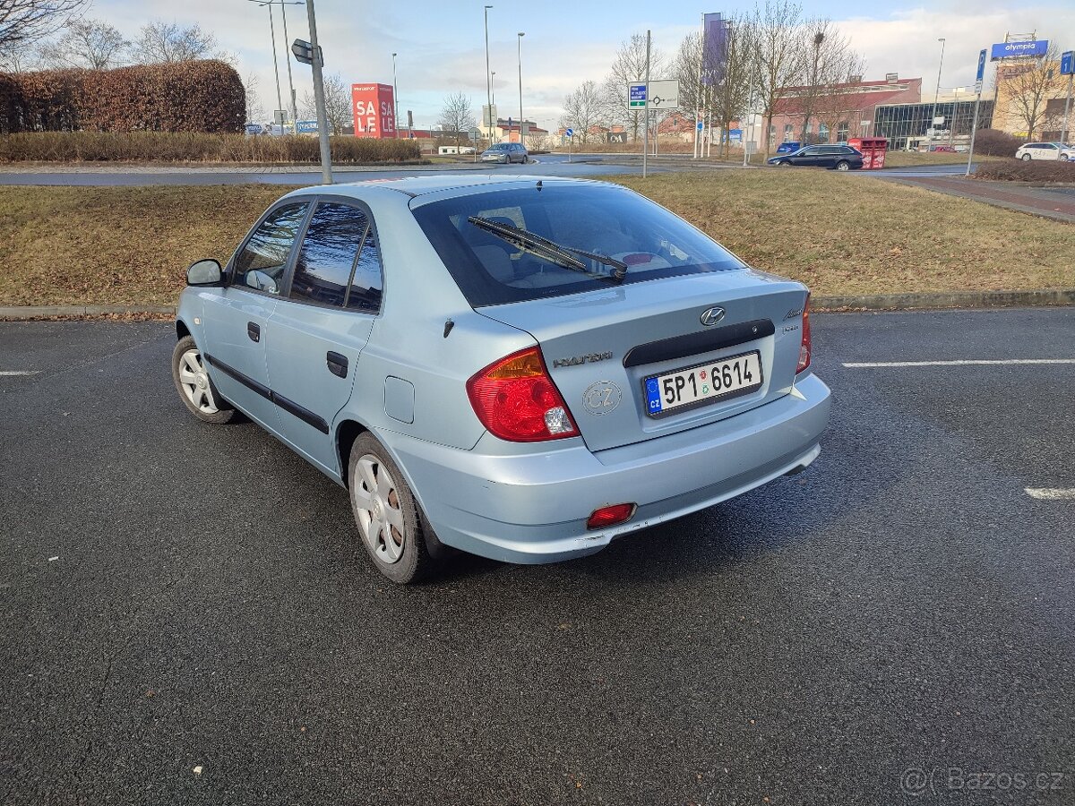Hyundai Accent - 5