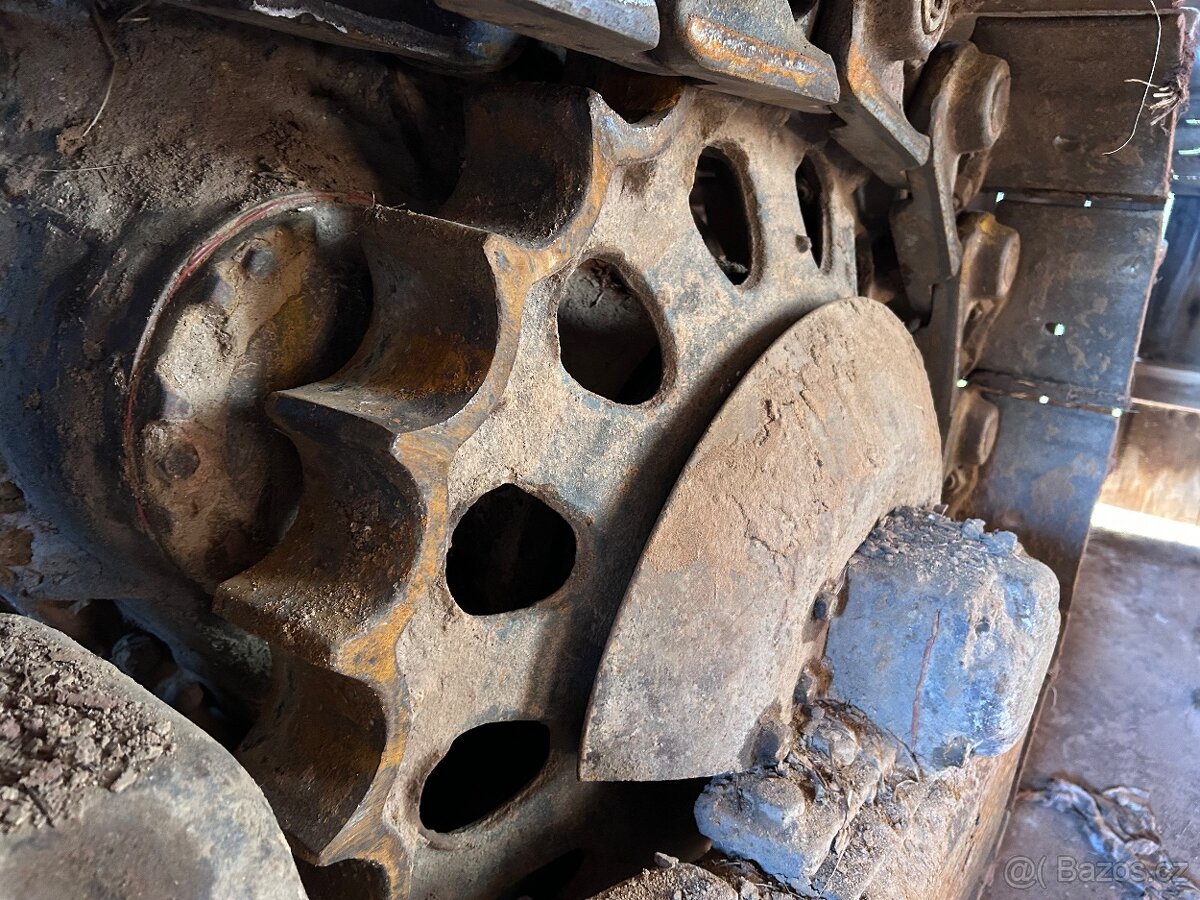 Prodám Buldozer T130 - 5