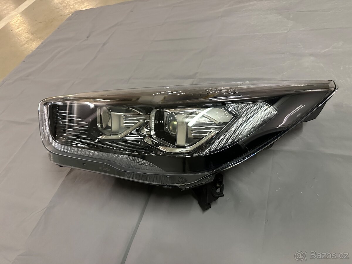 Ford Kuga II facelift , levý xenon černý - 5