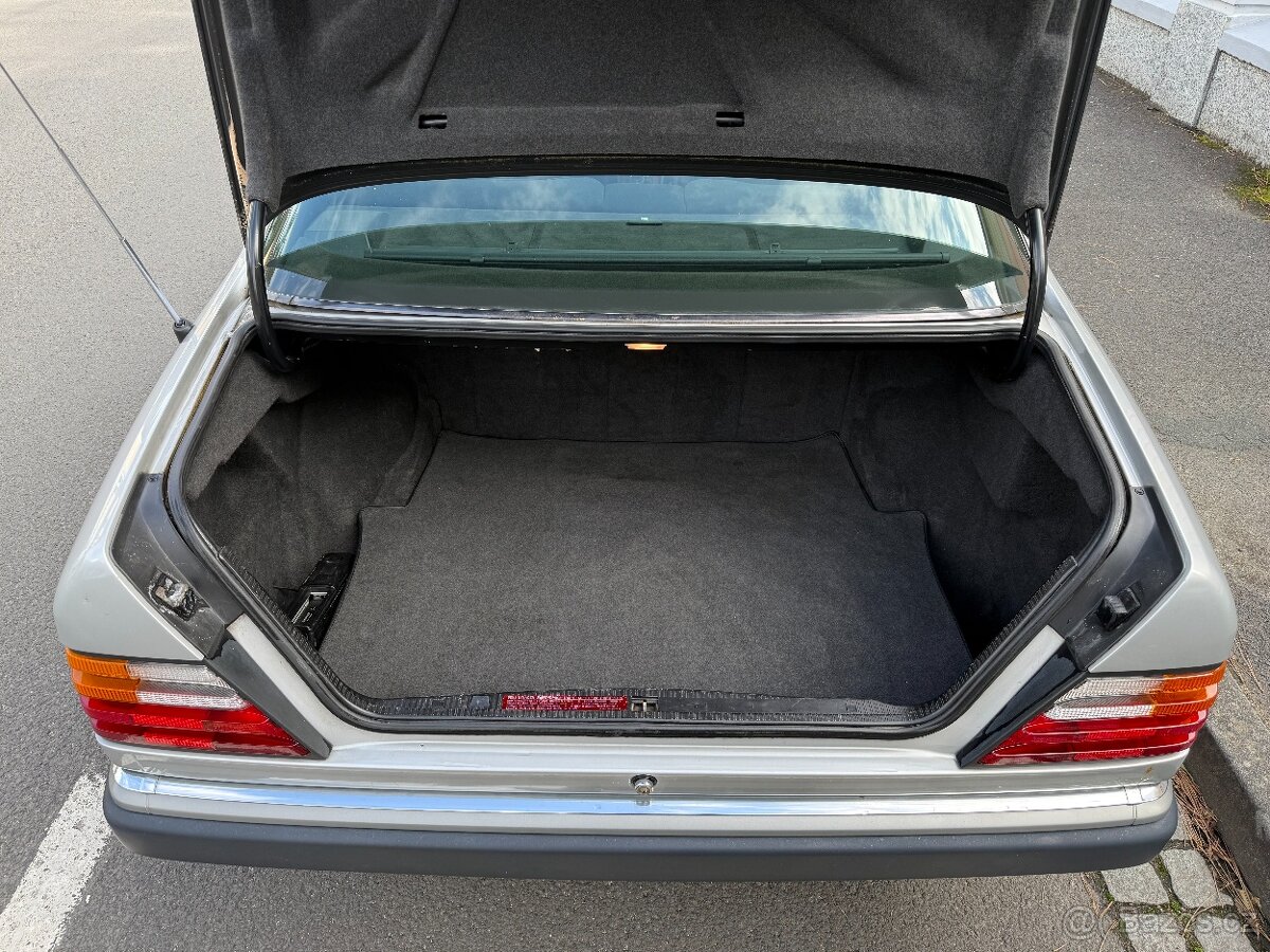 Mercedes-Benz W124 coupe, 2.3 benzín 97 kW, 175.977 km - 5