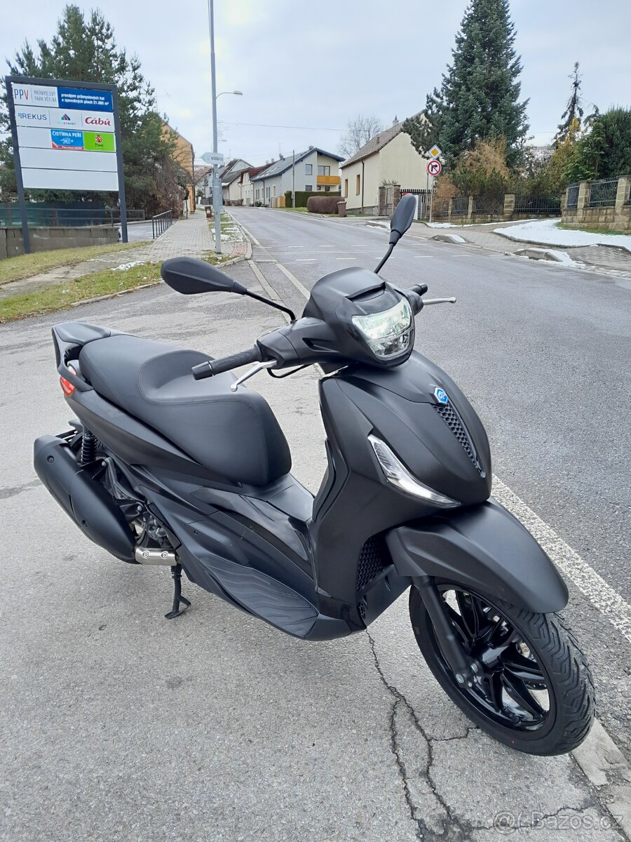 Piaggio Beverly 300 HPE, 2023, TOP stav, 6000km - 5