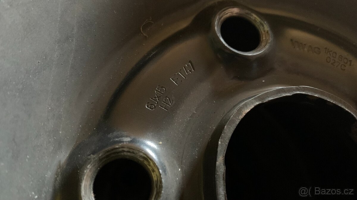 Zimní pneu 195/65r15 / sada s disky r15 5x112 /Octavia II - 5