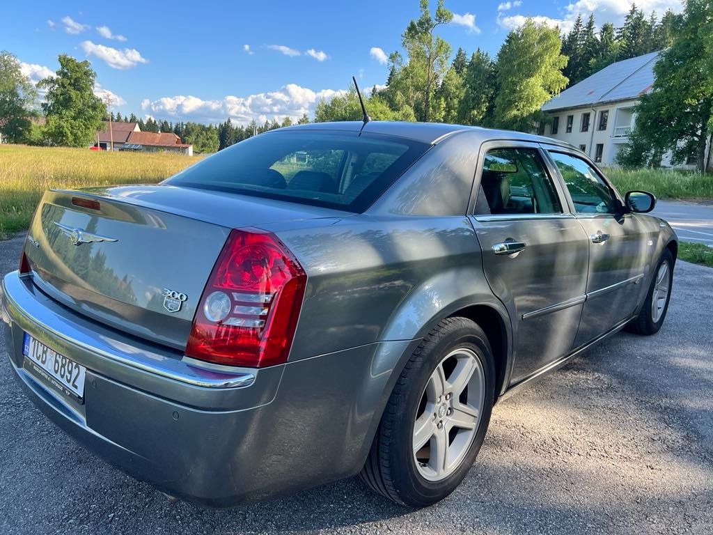 Chrysler 300c 5.7 - 5