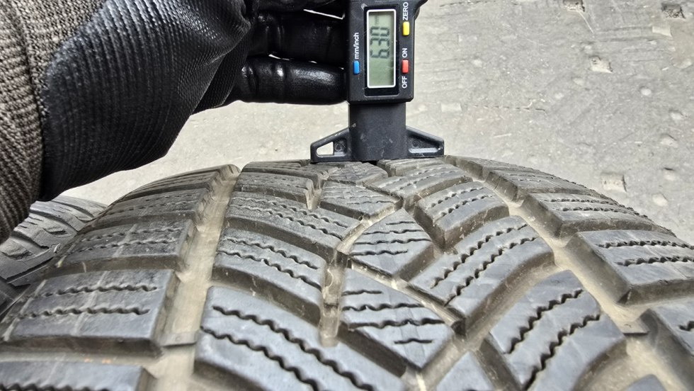 Zimní pneu 225/45/18 Good Year - 5