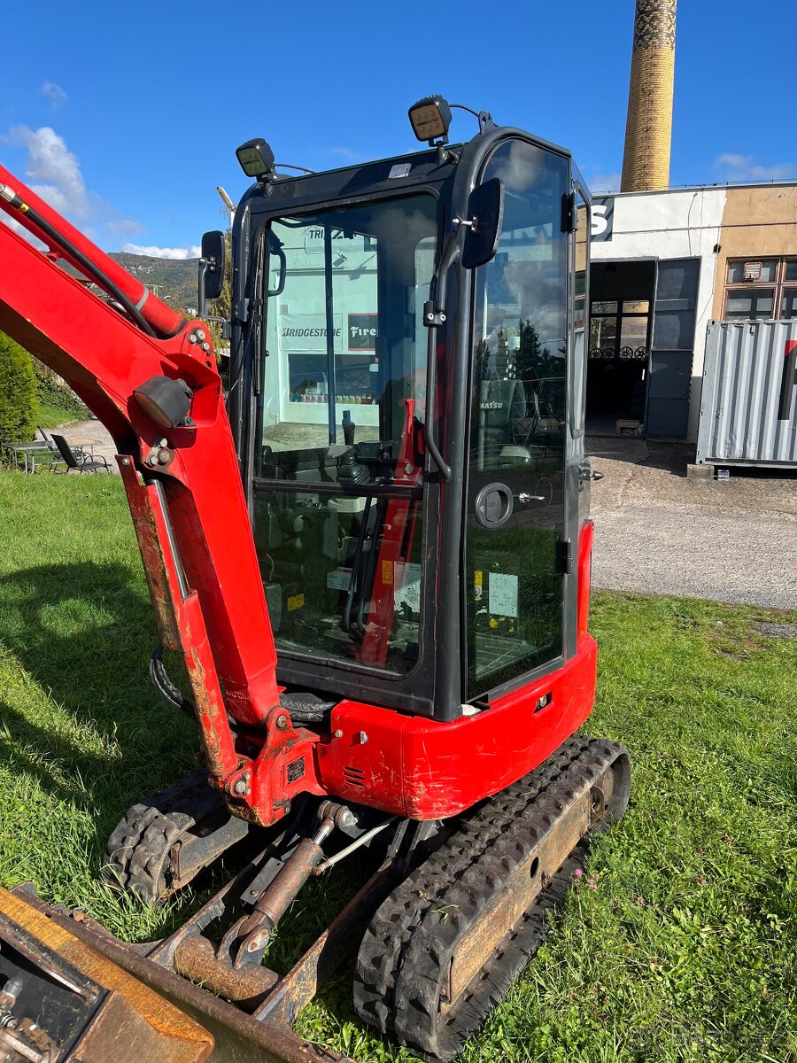 Bagřík KOMATSU PC16R-3HS - 5