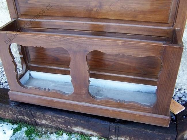 Stará věšáková stěna z masivu se zrcadlem - 5