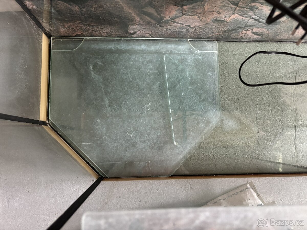 Akvárium s dřevěným krytem cca 130L zkosené - 5