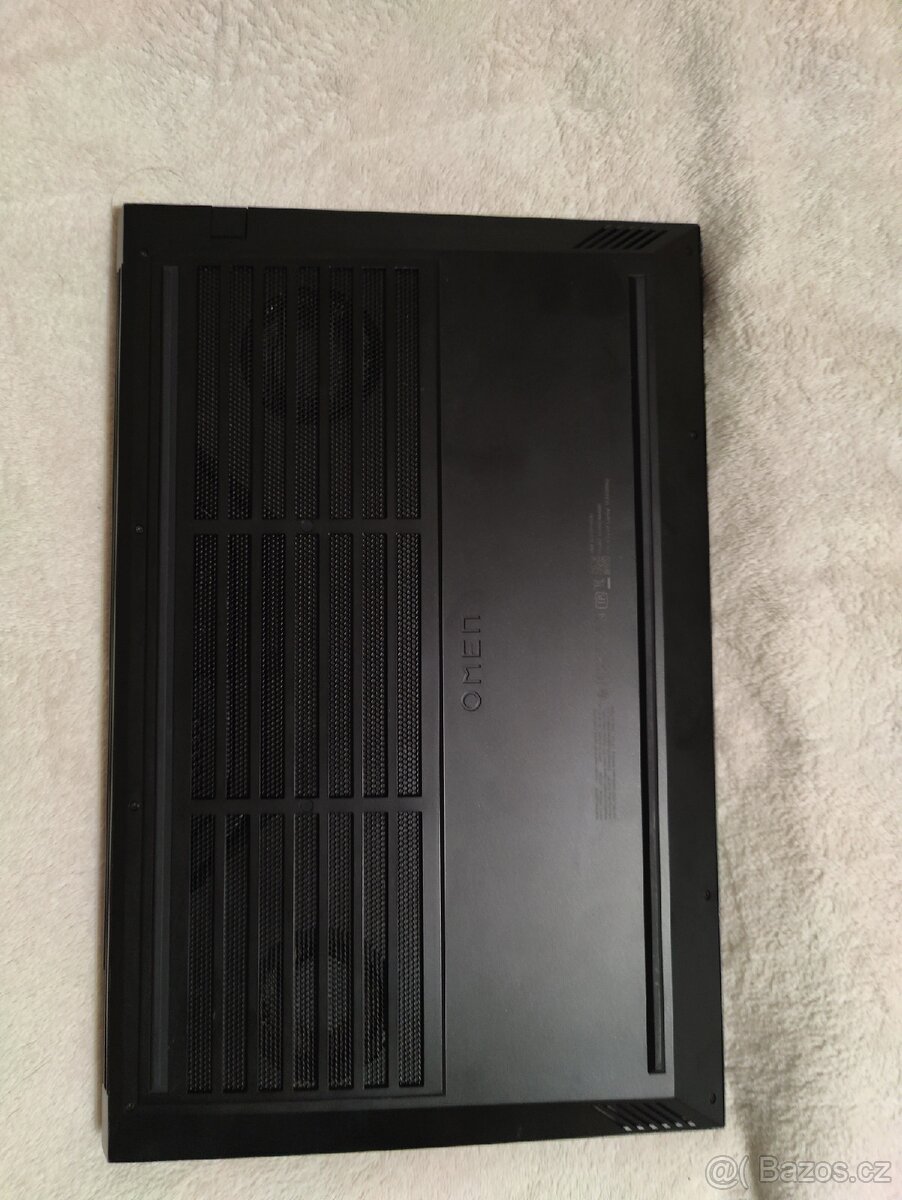 Herní notebook z i7, RTX 3070, 32gb rám a 1tb ssd - 5