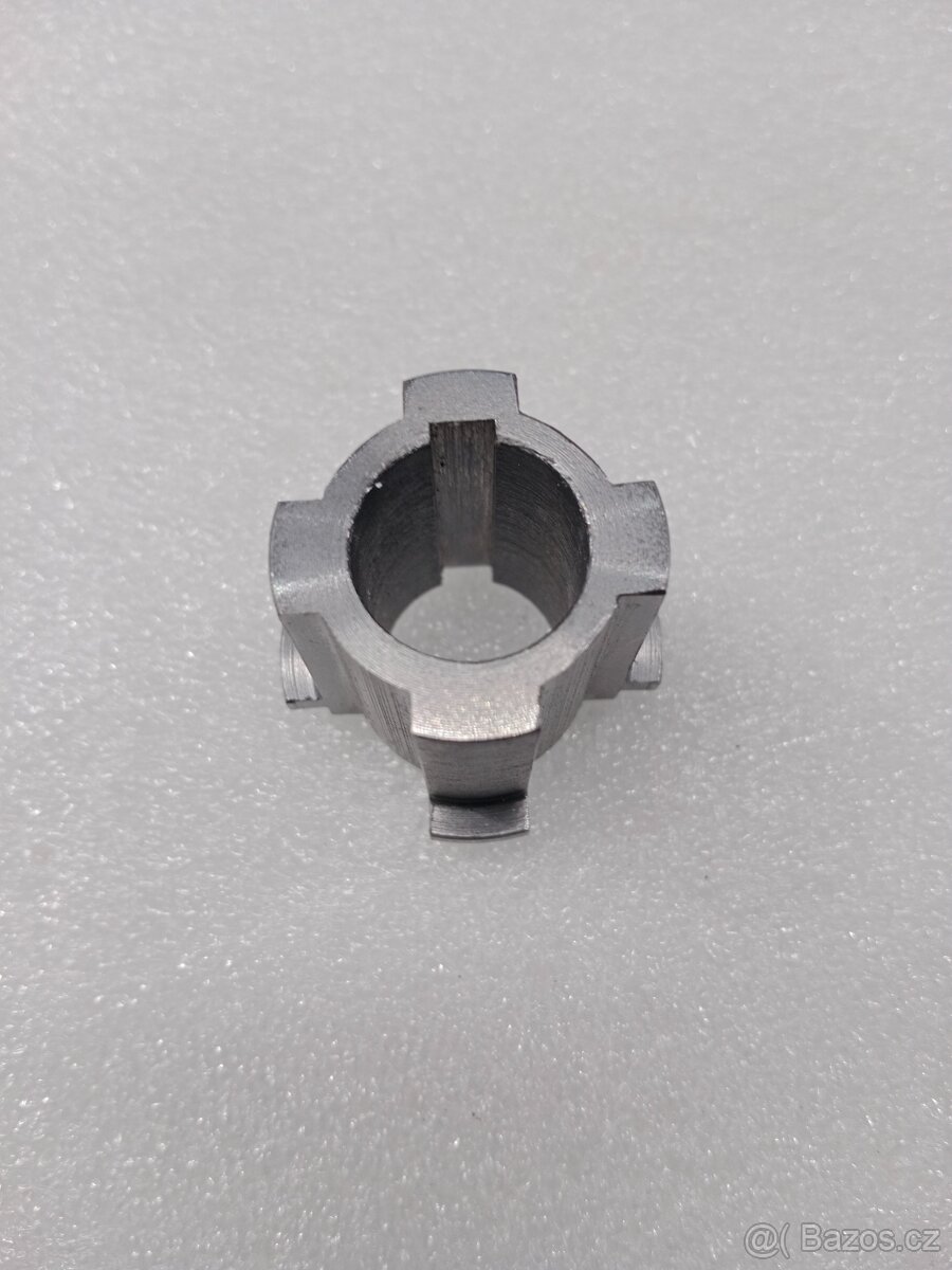 ČZ PŘEDVÁLEČNÁ 175 250 500 STŘED SPOJKY ORIGINÁL - 5