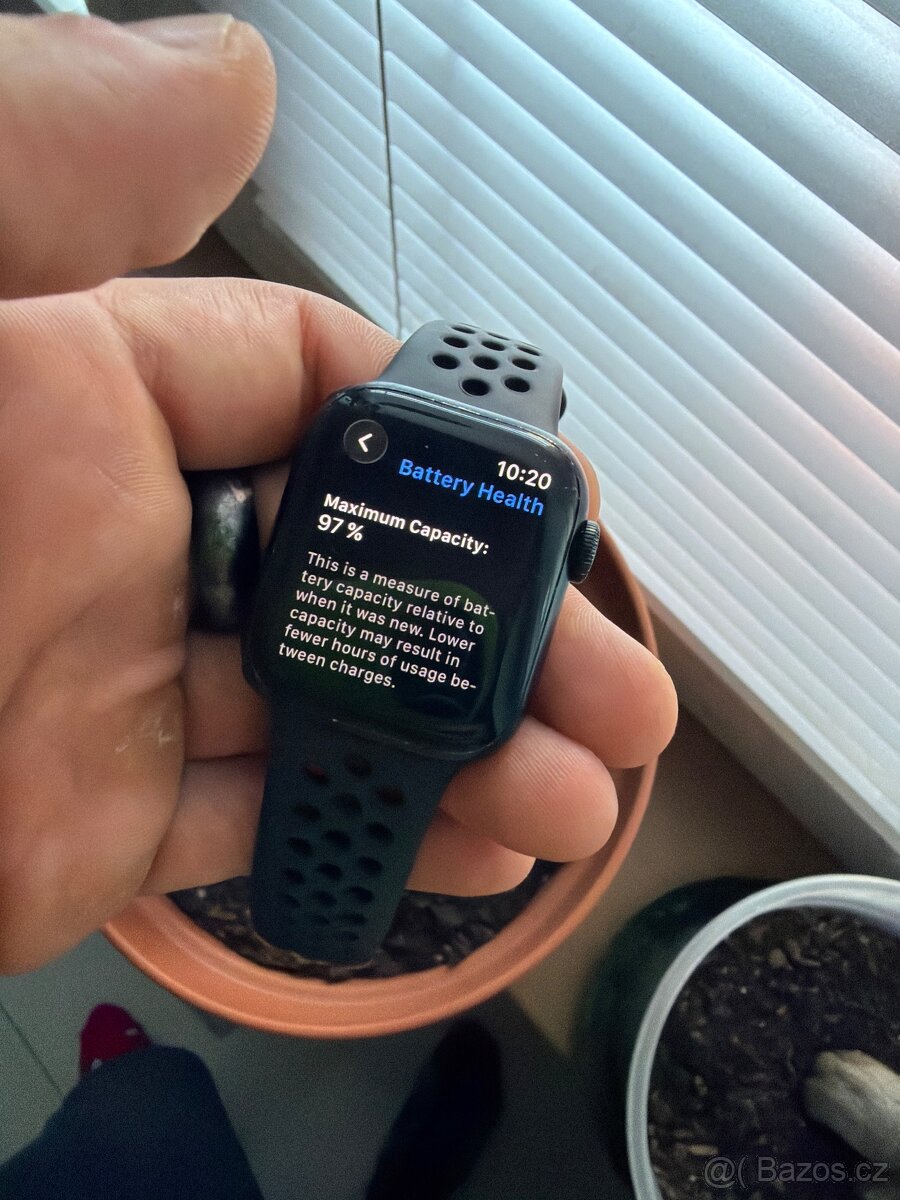 Apple Watch 7 41mm Nike verze - 5
