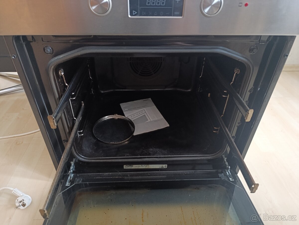 Daruji vestavnou troubu Mora - 5