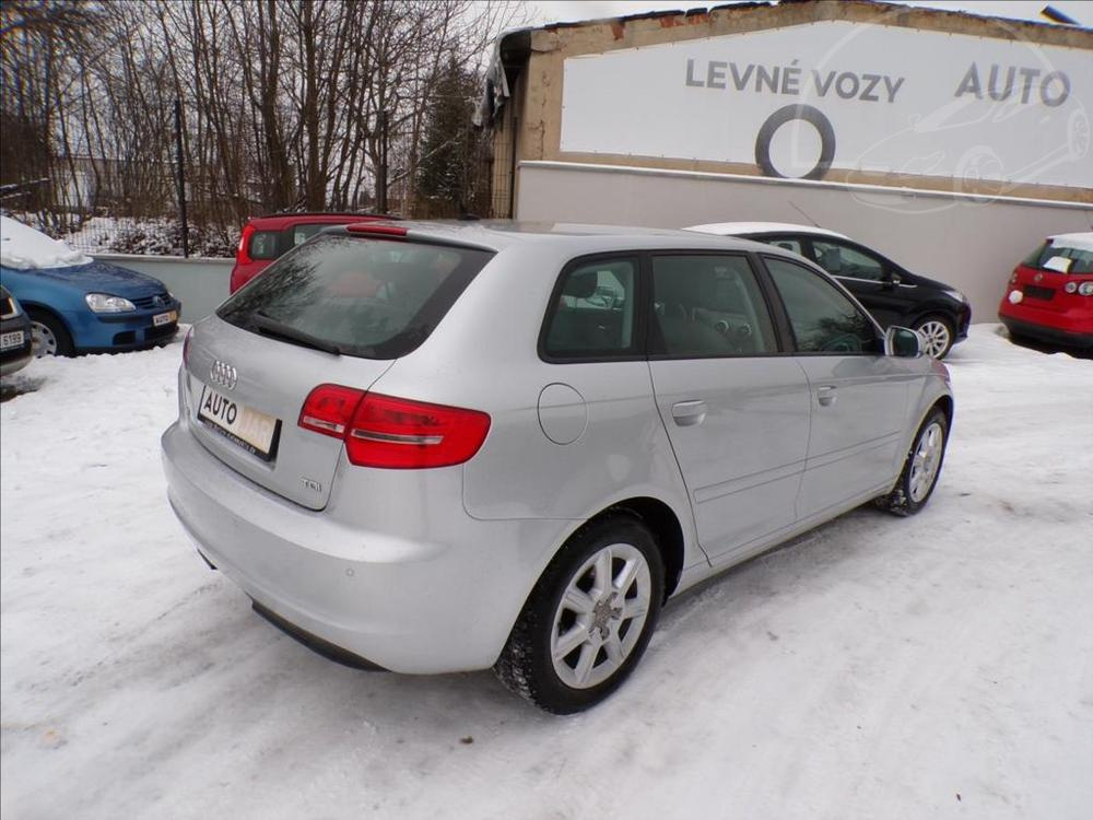 Audi A3 1,6 TDI SPORTBACK,XENONY - 5