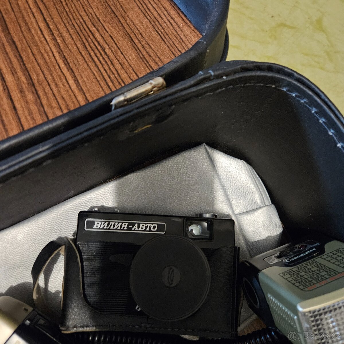 Celý kufr plný fotoaparatů - 5