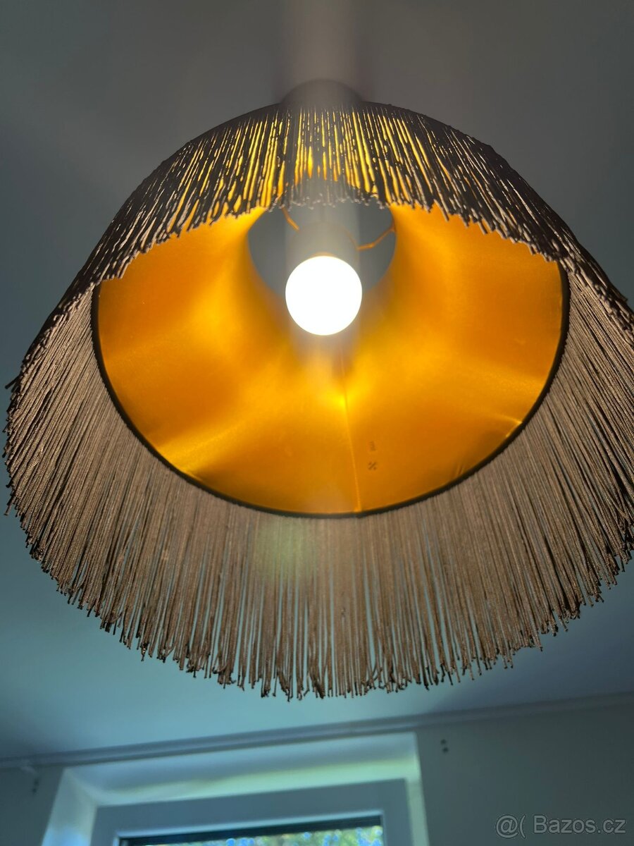 Stylová závěsná lampa – černá s vnitřkem ve zlaté barvě - 5