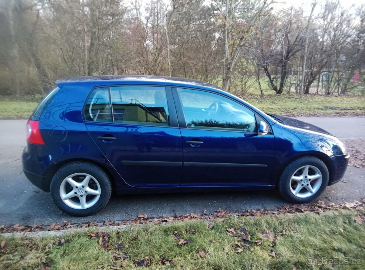 VW GOLF V 1.4 55 kW Benzín - 5