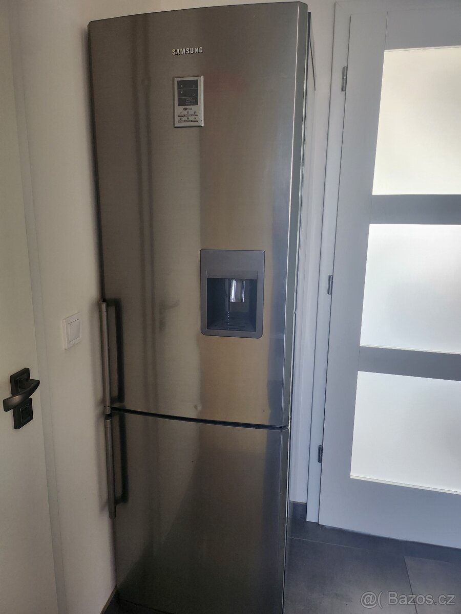 Lednice s mrazákem dole - 5