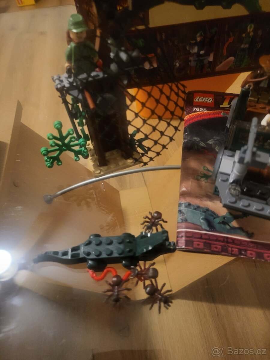 Prodam Lego Indiana Jones 7625 - 5