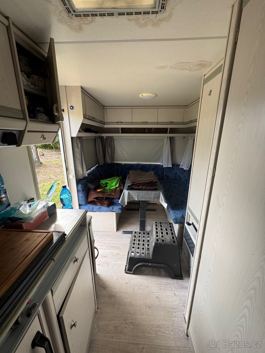 Prodám karavan pro 4 osob - 5