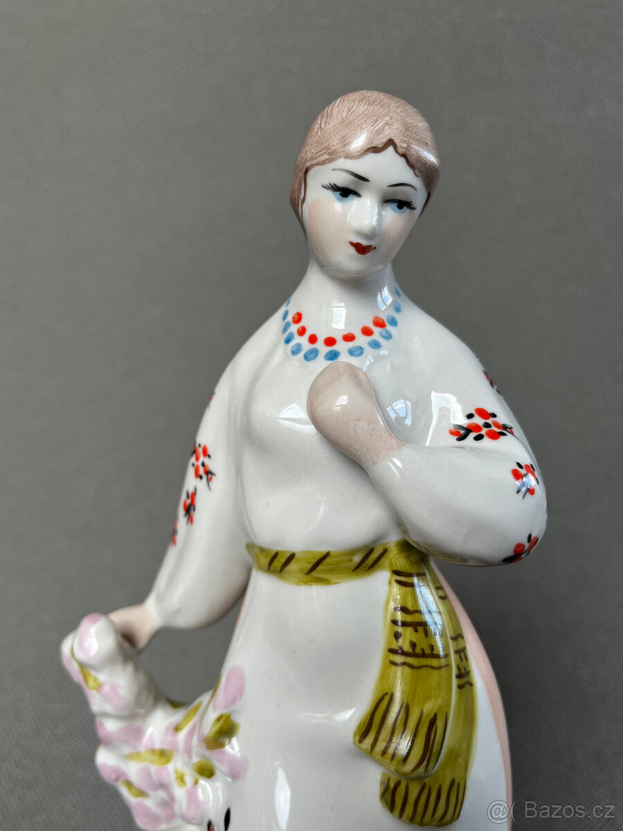 Porcelánová soška Dívka v kroji 23 cm, Polonne USSR - 5