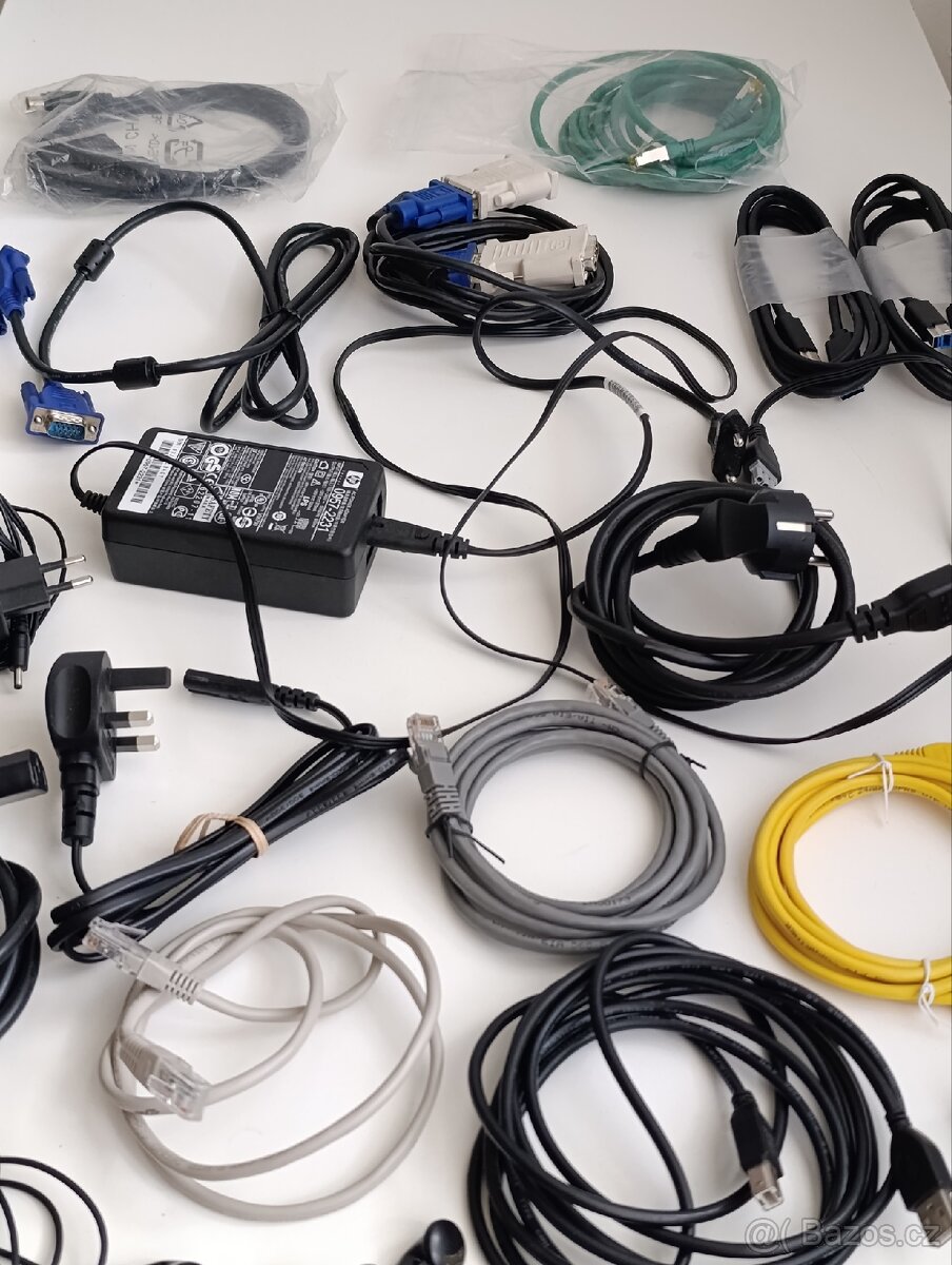 Směs cabelů k PC nabíječka,redukce, sluchátka atd .. - 5