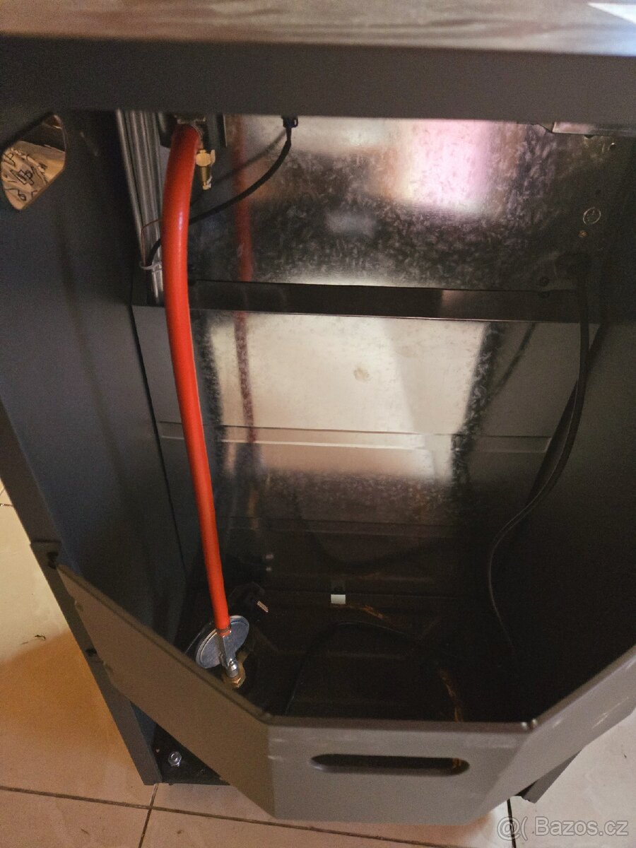 Prodám kamna plyn plus elektronické. - 5