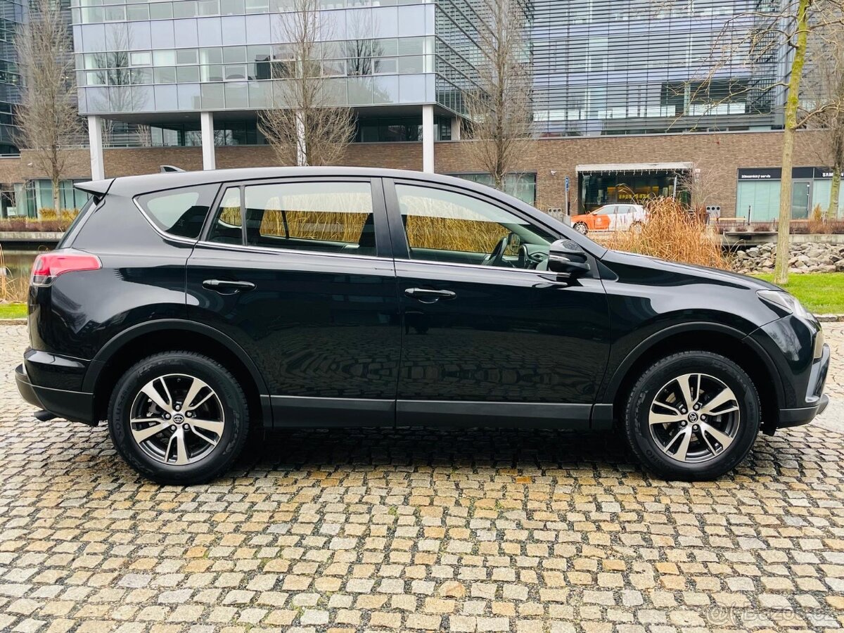 Toyota Rav4 2.0D 105KW MANUÁL 1.MAJITEL KAMERA TAŽNÉ 2WD - 5