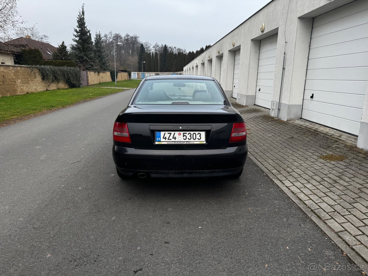 Audi A4 b5 1.8i 92kw - 5