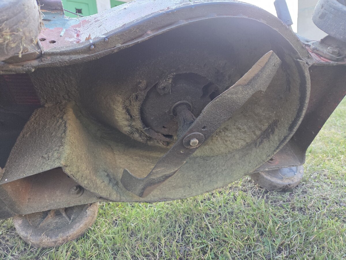 Benzinová sekačka na trávu - 5