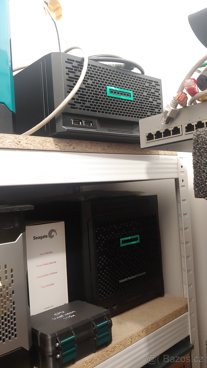 HP ProLiant MicroServer Gen8 (819185-421) G1610T 4GB bez OS - 5