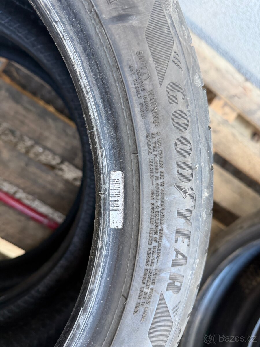 Prodám 235/45/18 - 5