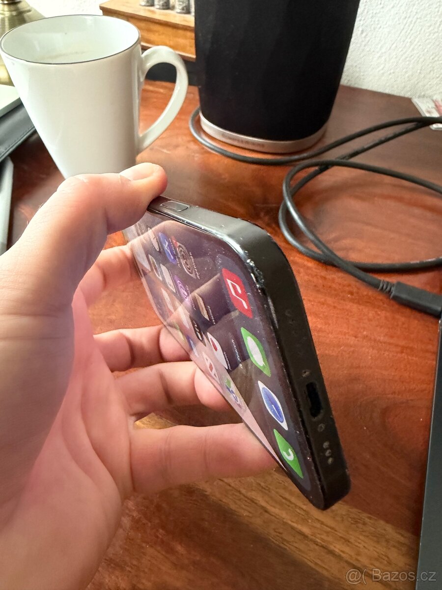 Iphone 16 256GB cerny. Rok stary. - 5