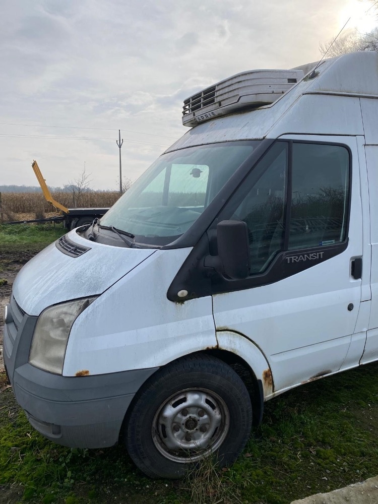 Prodám nákladní automobil skříňový s chladící vestavbou - 5