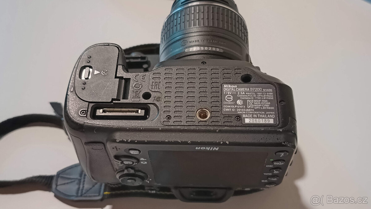 Zrcadlovka Nikon D7200 a hromada příslušenství - 5