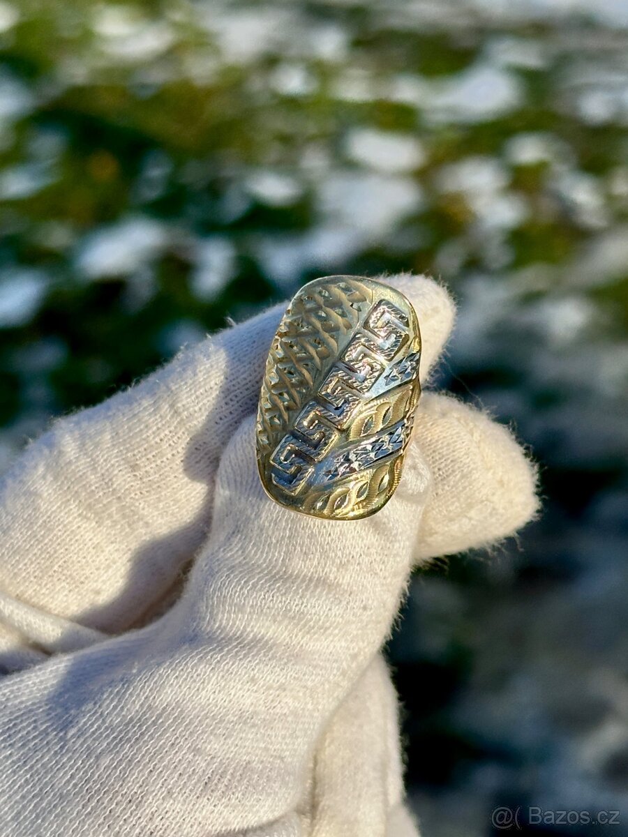 Zlatý prsten 2,92g - 5