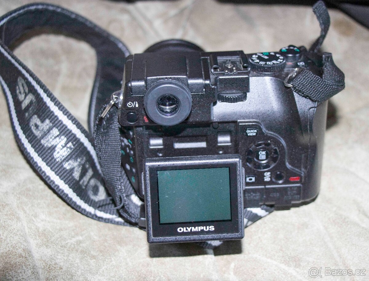 Olympus 8080WZ s příslušenstvím - 5