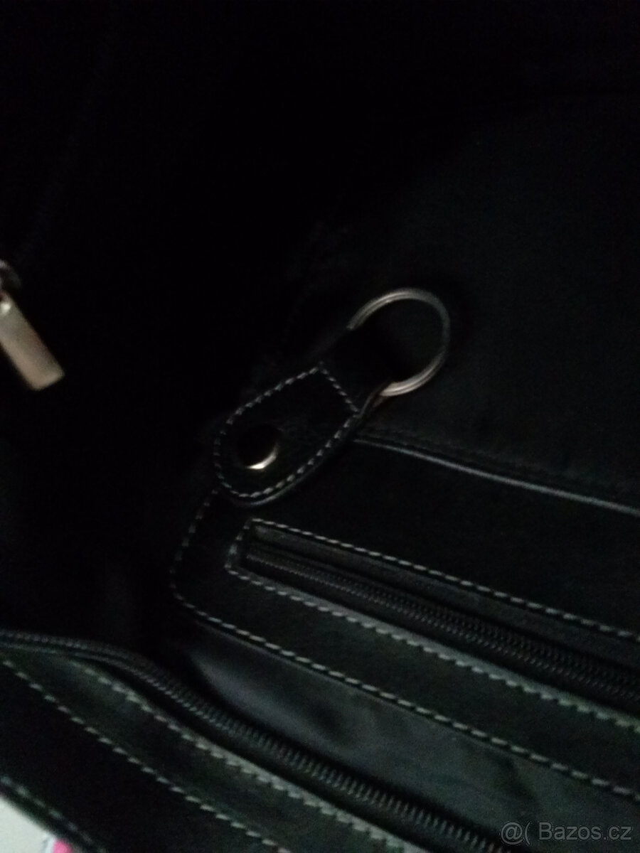 ČERNA KOŽENA ELEGANTNI KABELKA S MATNYM KOVANIM - 5