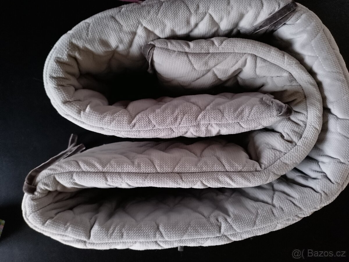 Luxusní mantinel do postýlky La Millou - Velvet Dark Grey - 5