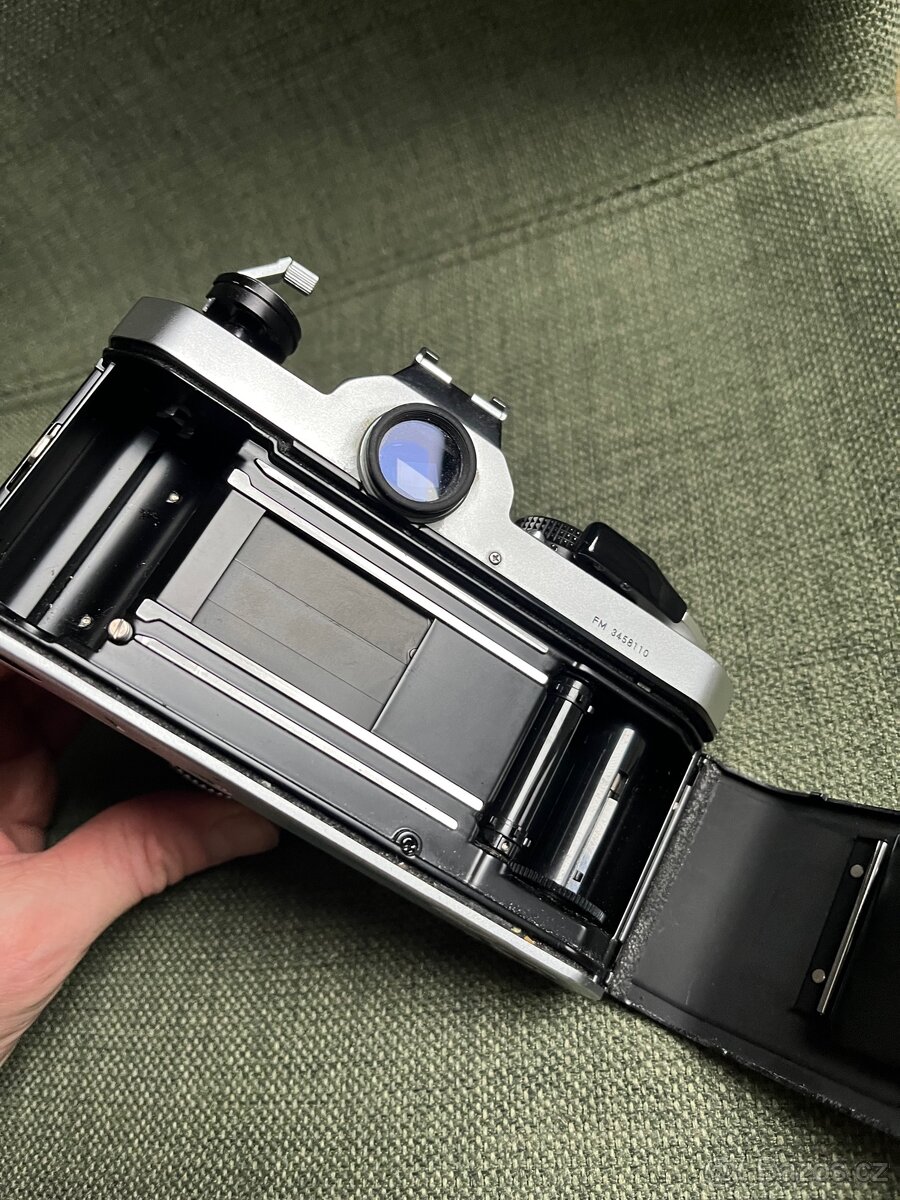 Nikon FM + 24/2.8 - 5