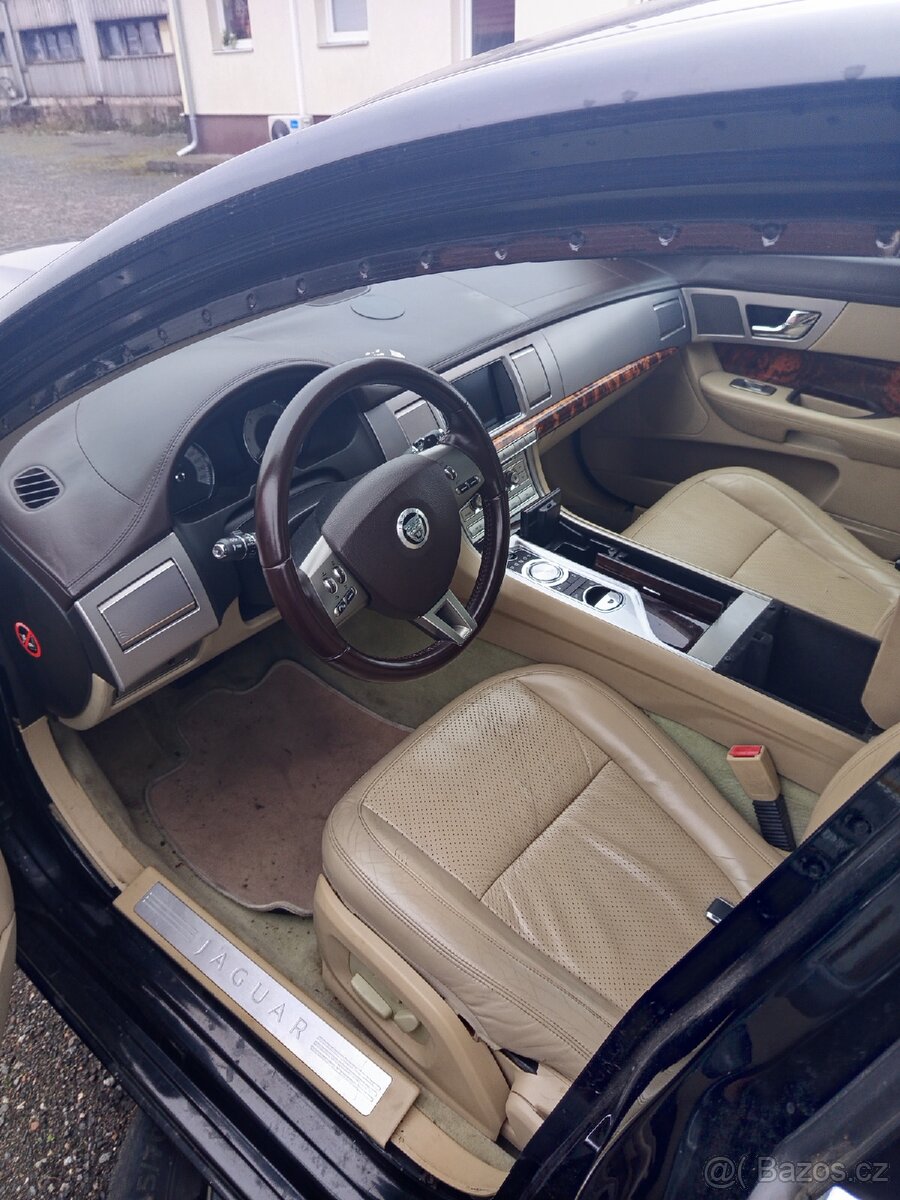 Jaguar XF 3.0 - 5